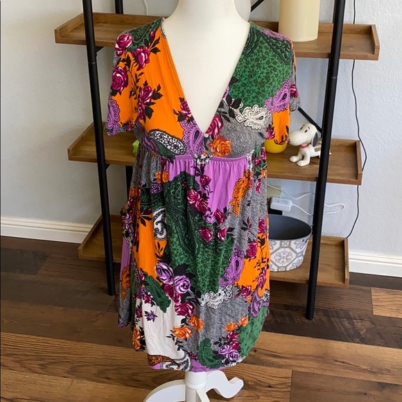 Multi-colored short summer dress. Size small. - Picture 1 of 4